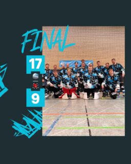 Starker Auftritt der Warriors! 💪

Die Jade Warriors setzen sich mit 17:9 gegen die Engelbostel Devils durch und fügen dem bis dahin ungeschlagenen Tabellenführer damit die erste Niederlage der Saison zu.

Nach einem engen ersten Drittel, welches die Devils mit 3:2 für sich entscheiden konnten, kamen die Warriors immer besser ins Spiel. Im zweiten Drittel drehte Wilhelmshaven auf und beide Mannschaften gingen mit einem 7:7 in die letzte Pause. 

Im Schlussabschnitt zeigte die Mannschaft dann ihre offensive Stärke und setzte sich mit 10:2 Toren im letzten Drittel deutlich ab. 🚀

Mit insgesamt 17 Treffern und einer geschlossenen Mannschaftsleistung holen sich die Warriors einen wichtigen Sieg gegen den bisherigen Tabellenführer.👏

🤝 Ein großes Dankeschön geht auch an die @engelbosteldevils für das faire Spiel und den sportlichen Umgang miteinander. 👏

Trotz des kleinen Kaders haben sie alles gegeben – Respekt dafür und weiterhin viel Erfolg! 🏒💪

Endstand: 17:9 für die Jade Warriors 🏆
