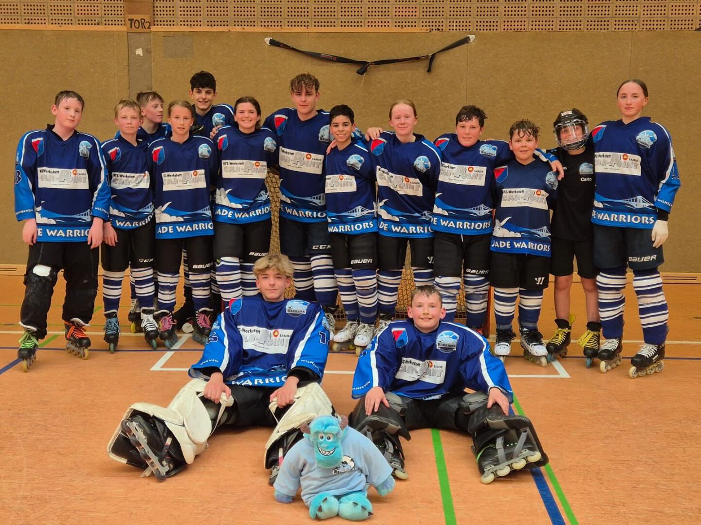 Zwei Spiele, zwei Siege, ein Shootout. 

Die U16 Warriors gewinnen ihre Spiele gegen die TSG Bergedorf Lizards mit 8:4 und gegen die Bremerhaven Whales mit 9:0!🥳💪🏼